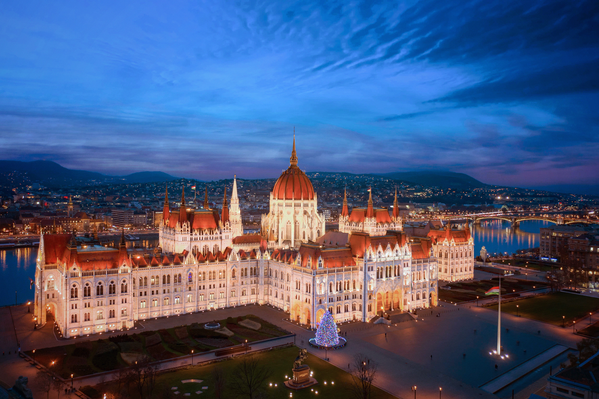 Budapest Christmas markets lit up at night